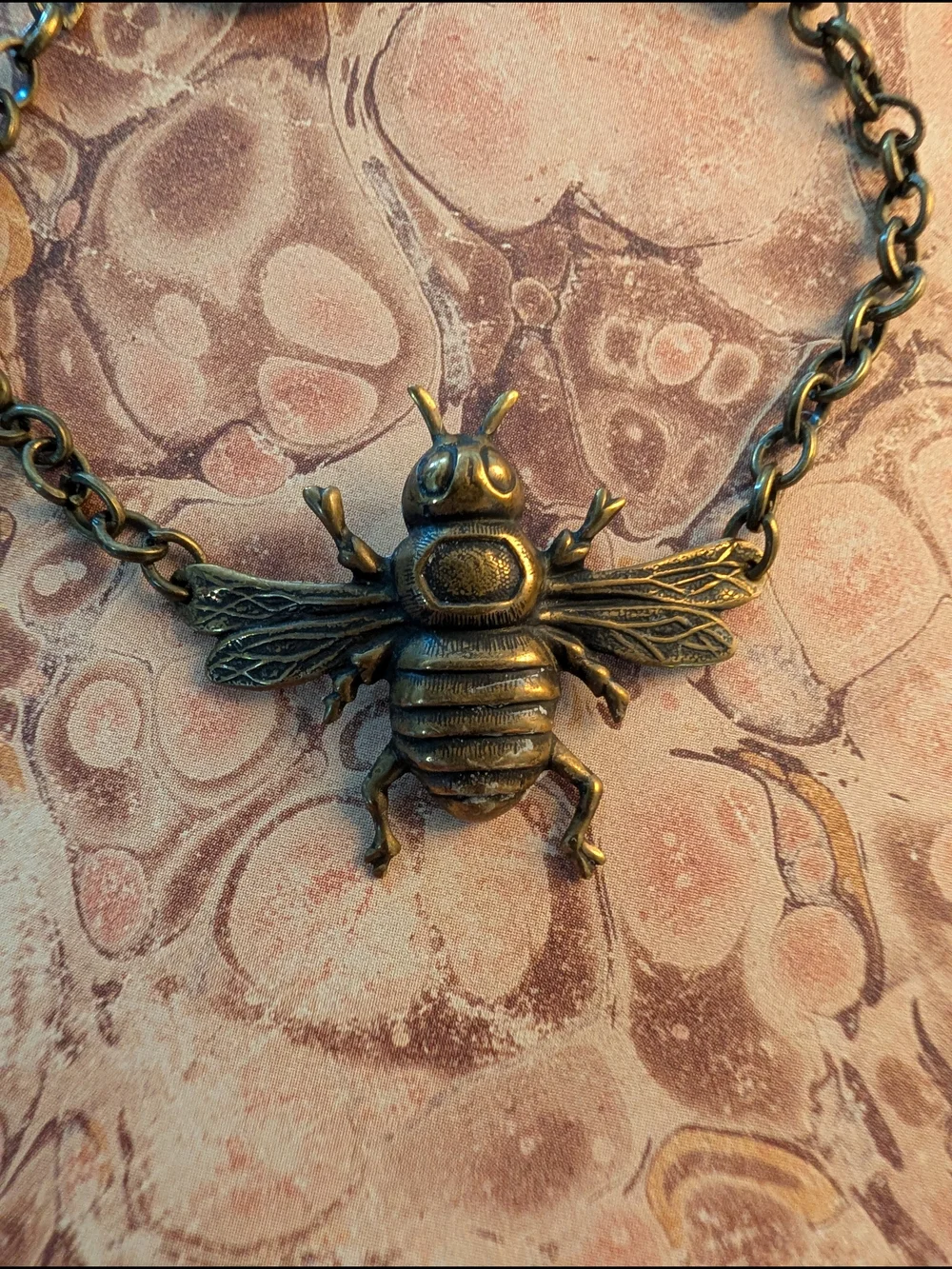 Vintage-Inspired Brass Bee Charm Bracelet - Women's Jewelry